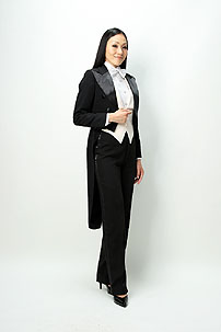 ������,�{����q