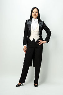 ������,�{����q