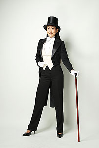 ������,�{����q