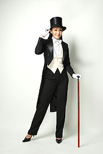 ������,�{����q