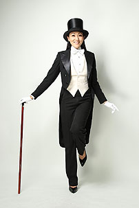 ������,�{����q