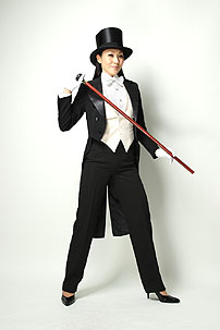 ������,�{����q