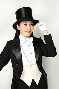 ������,�{����q