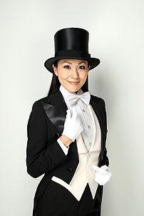 ������,�{����q