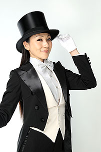 ������,�{����q