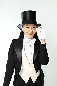 ������,�{����q