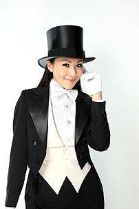 ������,�{����q