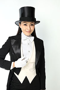 ������,�{����q