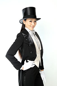 ������,�{����q